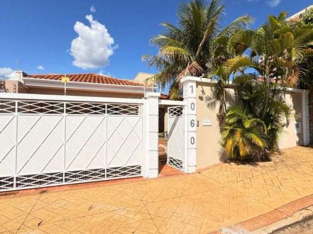 Casa com 3 quartos à venda na Rua Domingos Barbieri, 1060, Vila Harmonia, Araraquara, 209 m2 por R$ 750.000