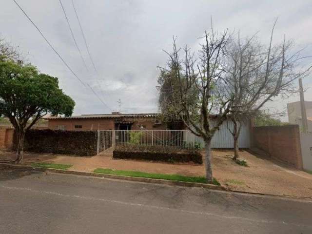 Casa com 3 quartos à venda na Rua Rolando Lupo, 589, Vila Harmonia, Araraquara, 336 m2 por R$ 1.000.000