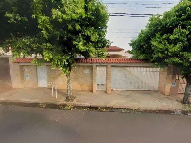 Casa com 3 quartos à venda na Avenida Brasil, 1711, Vila Nossa Senhora do Carmo, Araraquara, 400 m2 por R$ 900.000