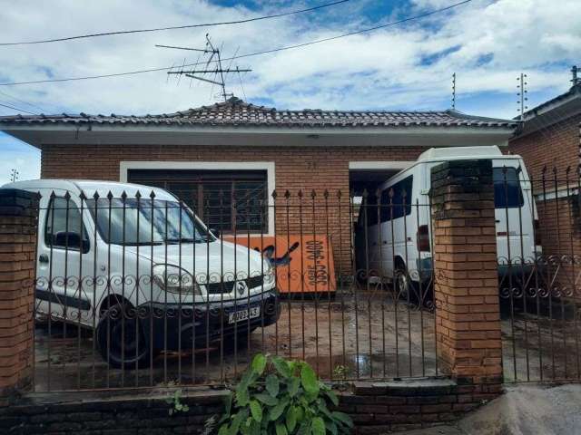 Casa comercial com 1 sala para alugar na Rua Miguel Ciomino, 77, Vila Ferroviária, Araraquara, 116 m2 por R$ 1.500