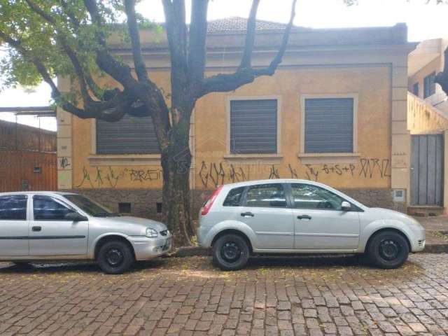 Casa com 4 quartos à venda na Rua Voluntários da Pátria, 1579, Centro, Araraquara, 319 m2 por R$ 700.000