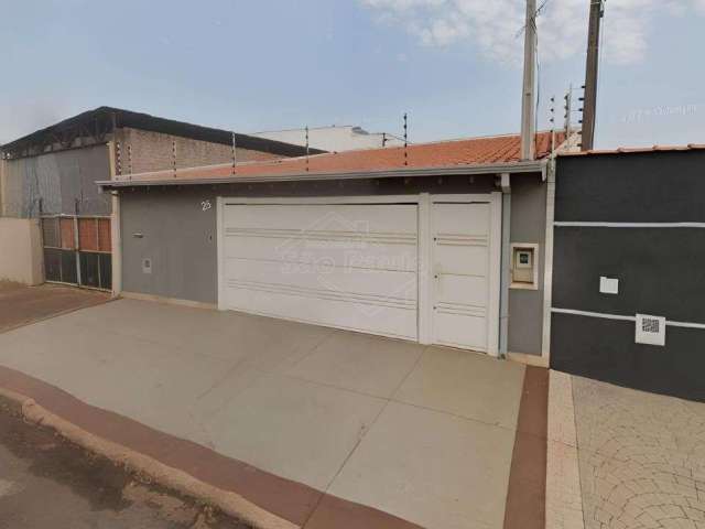 Casa com 3 quartos à venda na Avenida Geraldo de Campos Penteado, 25, Jardim das Paineiras, Araraquara, 151 m2 por R$ 500.000