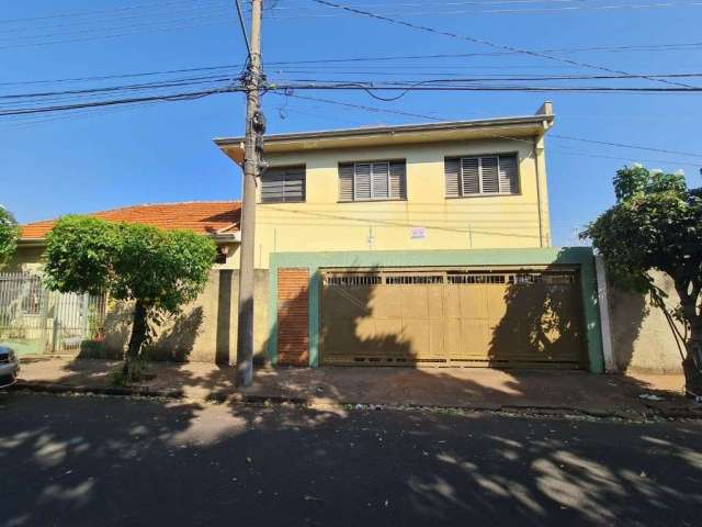 Casa com 4 quartos à venda na Avenida Feijó, 1354, Centro, Araraquara, 221 m2 por R$ 450.000