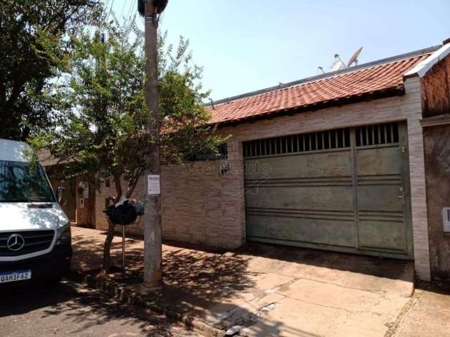 Casa com 3 quartos à venda na Rua Dorivaldo Francisco Loria, 408, Jardim Pinheiros (Vila Xavier), Araraquara, 220 m2 por R$ 250.000