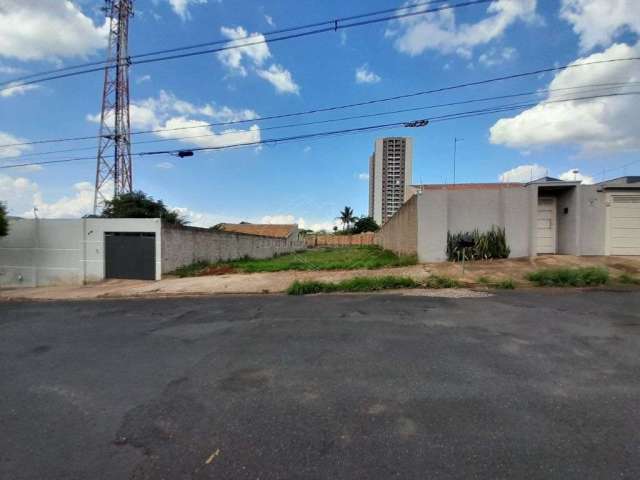 Terreno à venda na Rua Caetano Nigro, Vila Harmonia, Araraquara por R$ 280.000