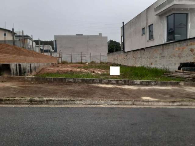 Terreno de 241m² praticamente plano no portal dos pássaros