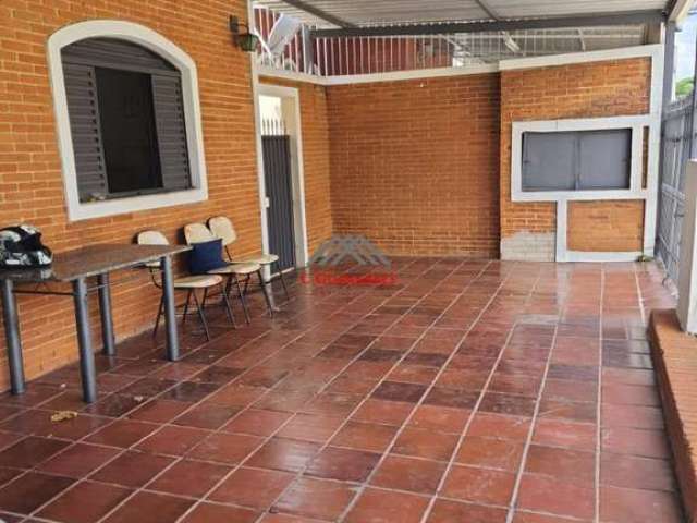 Casa à venda no Jd. Garcia em Campinas-SP: 5 quartos, 2 salas, 2 banheiros, 3 vagas de garagem, 234 m². Excelente localização!