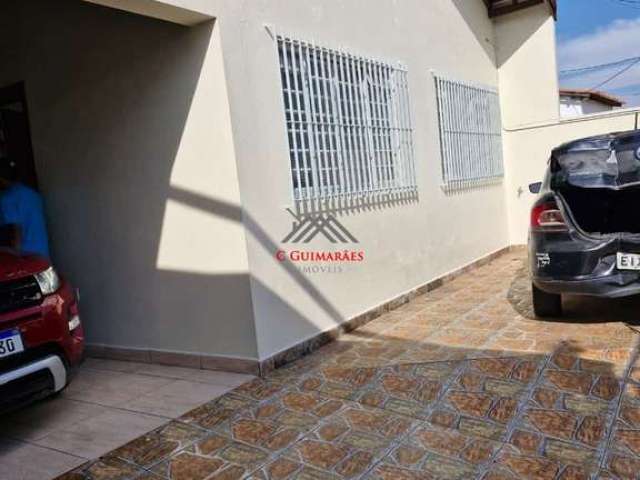 Imperdível! Casa à venda no Jardim Novo Campos Elíseos em Campinas-SP com 3 quartos, 1 suíte, 2 salas e 3 vagas de garagem.