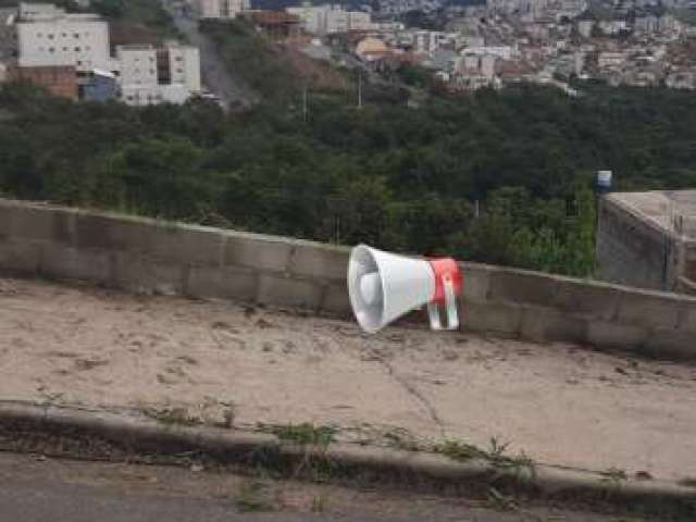 Terreno à venda no bairro Jardim Bandeirantes - Poços de Caldas/MG