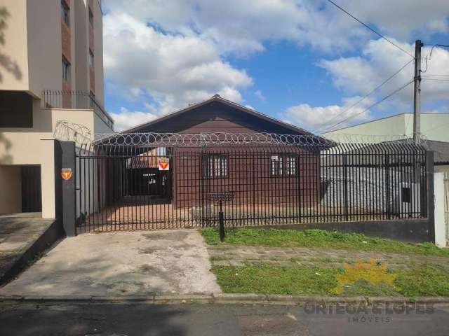 Vendo casa 03 dormitórios localizada no Bairro Tingui &#x2013; Curitiba