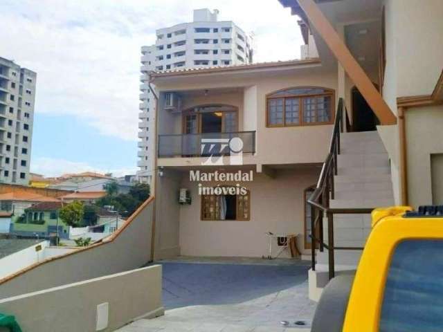 Casa com 5 Dormitórios