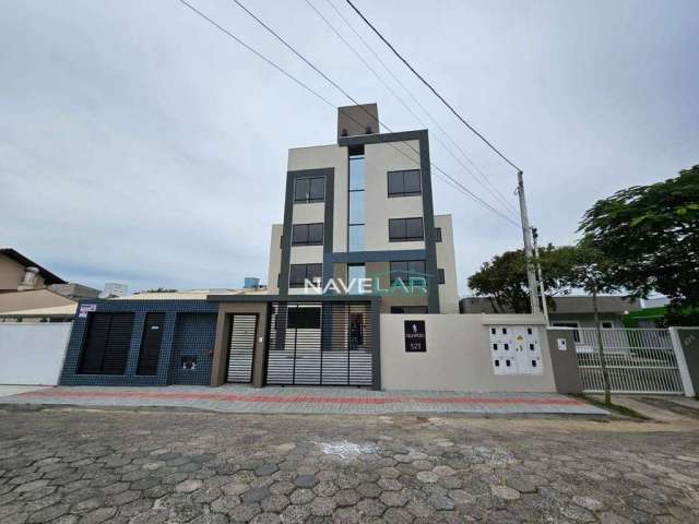 Apartamento com 2 dormitórios à venda, 66 m² por R$ 425.000,00 - Centro - Navegantes/SC