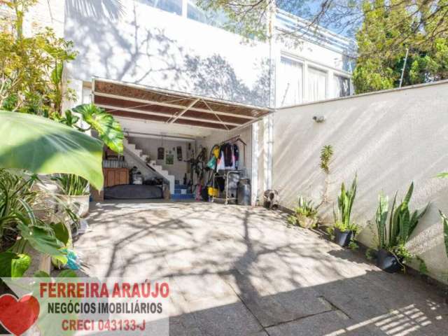 Casa tipo para venda com 3 quartos, 226m²