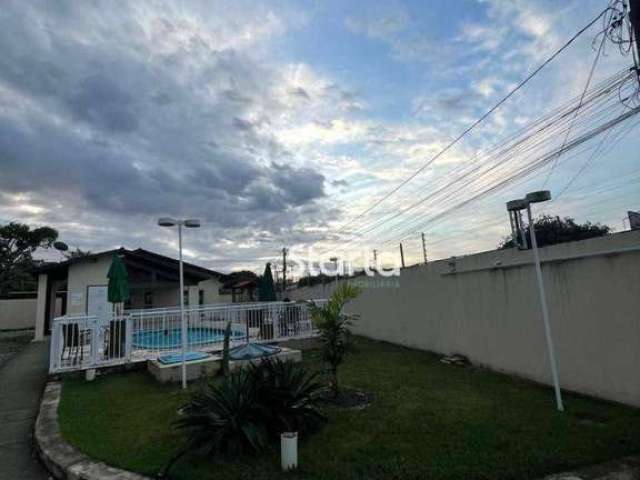 Apartamento com 2 dormitórios à venda, 57 m² por R$ 180.000,00 - Pedras - Itaitinga/CE