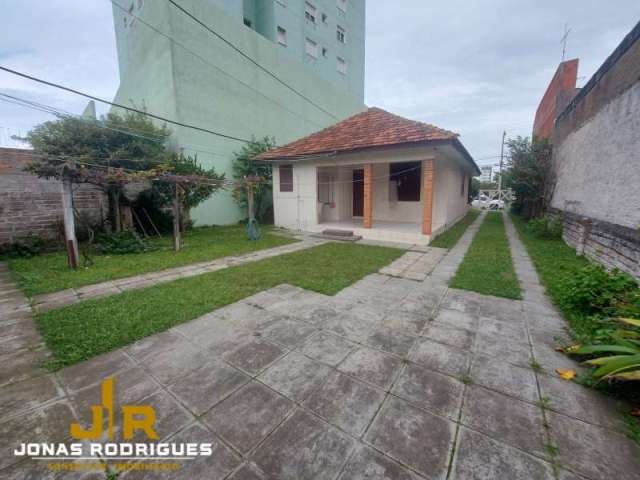 Casa 4 Dormitórios à venda no Bairro Centro com 160 m² de área privativa - 2 vagas de garagem