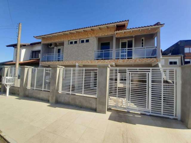 Casa 4 Dormitórios à venda no Bairro Zona Nova com 249 m² de área privativa - 3 vagas de garagem