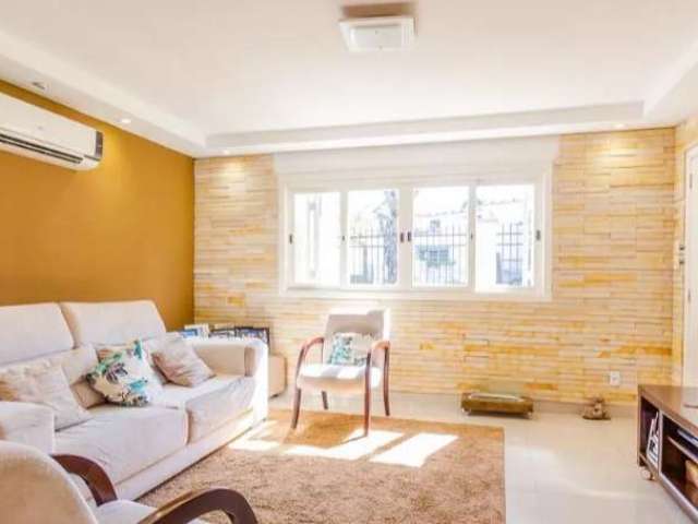 Casa com 3 quartos à venda na Rua Armando Czamanski, --, Ipanema, Porto Alegre por R$ 685.000