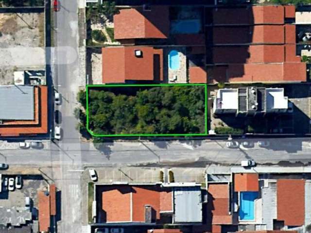 Terreno com 680m&#178; a uma quadra da Av. Washington Soares