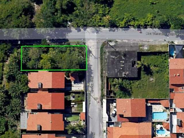 Terreno de esquina com 680m&#178; no bairro Parque Manibura