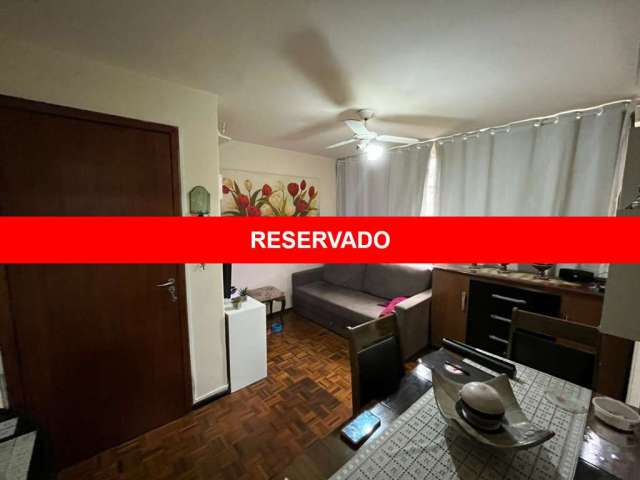 Lindo apartamento térreo Aconchegante com 2 Dormitórios em Curitiba - Ótima Localização!