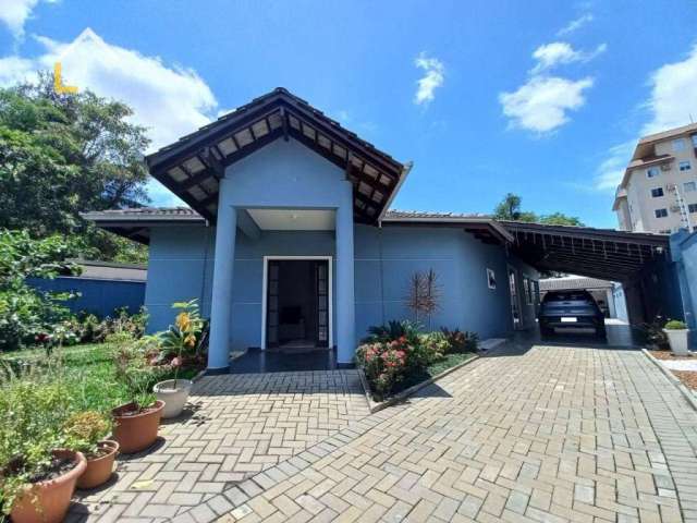 Casa com 3 dormitórios à venda, 257 m² por R$ 1.250.000,00 - Bucarein - Joinville/SC