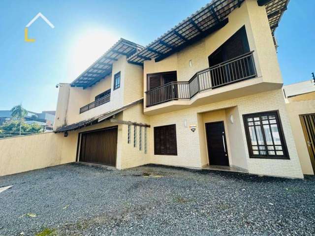 Casa com 3 dormitórios à venda, 275 m² por R$ 1.400.000,00 - Saguaçu - Joinville/SC