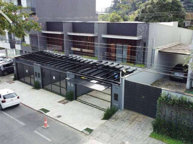 Casa com 3 dormitórios à venda, 186 m² por R$ 940.000,00 - Costa e Silva - Joinville/SC