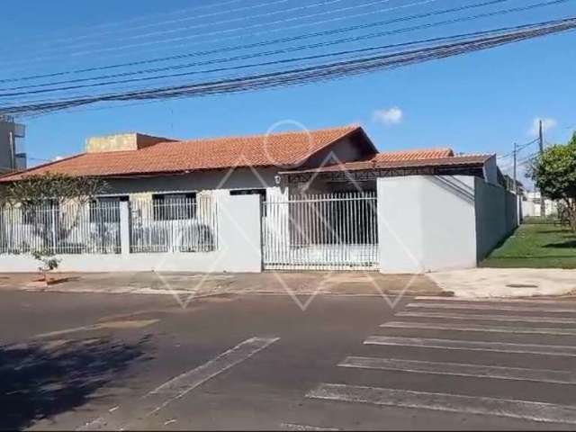 Casa 4dormitórios (1 suite) 300m2 4vagas, com piscina, rolãndia.