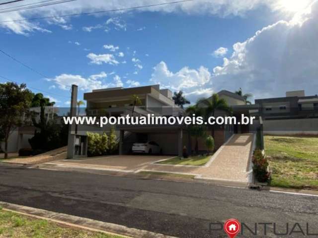 Casa à Venda com piscina no bairro Tropical