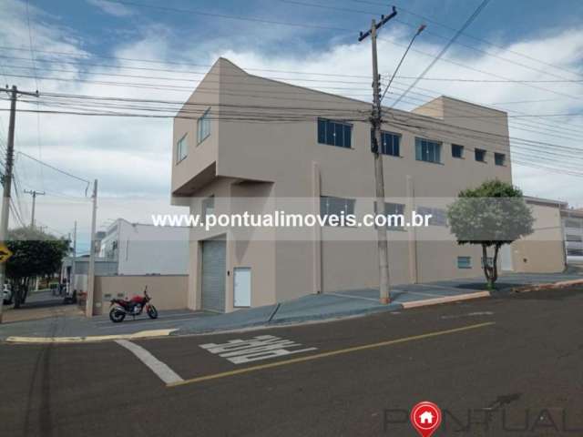 Oportunidade imperdível: Barracão comercial à venda em Marília-SP, Jardim Altos do Palmital, com 2 salas e 284,52 m² de área.