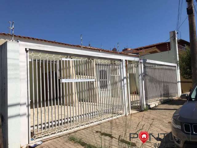 Casa para locação em Marília-SP, Jardim Parati: 4 quartos, 1 suíte, 1 sala, 1 banheiro, 2 vagas de garagem!