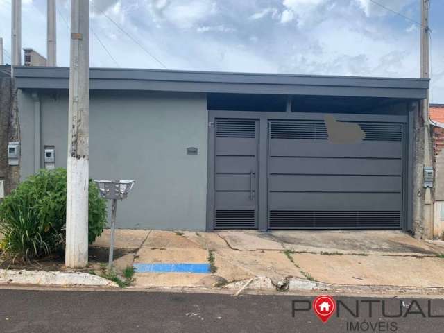 Imperdível oportunidade: Casa com 2 quartos, 1 sala, 1 banheiro e 3 vagas de garagem em Firenze, Marília-SP. Confira já!