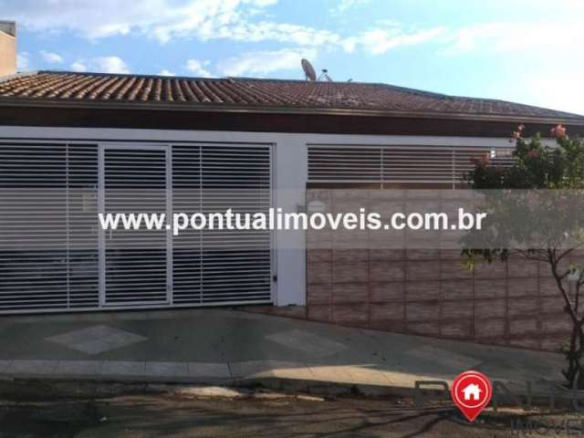 Casa à venda em Marília-SP, Jardim Eldorado: 3 quartos, 1 suíte, 2 salas, 3 banheiros, 2 vagas, 155m²!