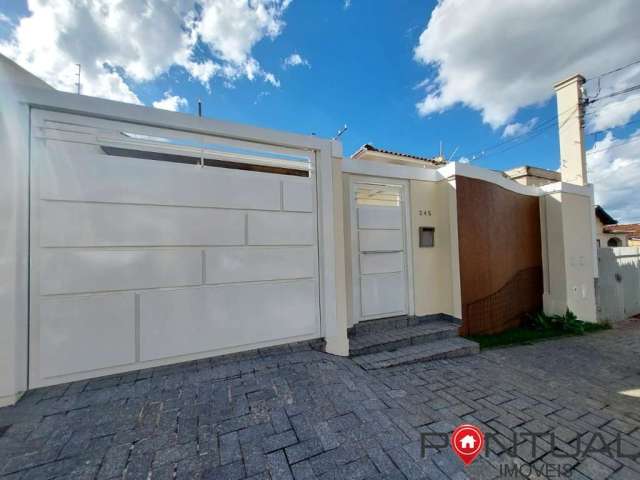 Casa para locação em Marília-SP, bairro Marília: 4 quartos, 1 suíte, 2 salas, 4 vagas de garagem!