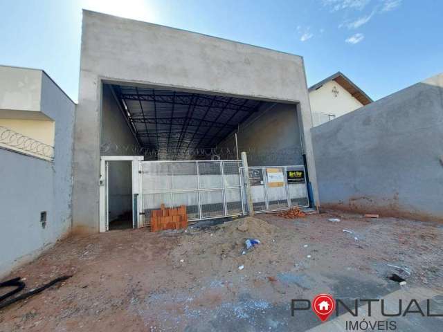 Barracão Comercial para Locação em Marília-SP, Bairro Palmital: 2 Salas, 4 Banheiros, 3 Vagas de Garagem, 420m² de Área.