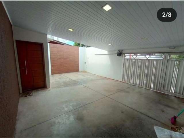 Impecável Casa à Venda em Marília-SP, Bairro Jardim Nacional: 2 Quartos, Sala, Banheiro, 2 Vagas de garagem - 118m².