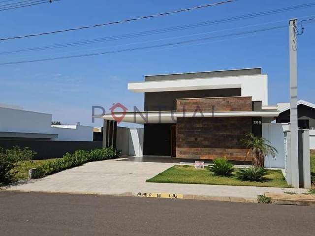 Casa de Luxo em Condomínio: 3 Quartos, 3 Suítes, 1 Sala, 4 Banheiros - Marília-SP, Jardim São Domingos