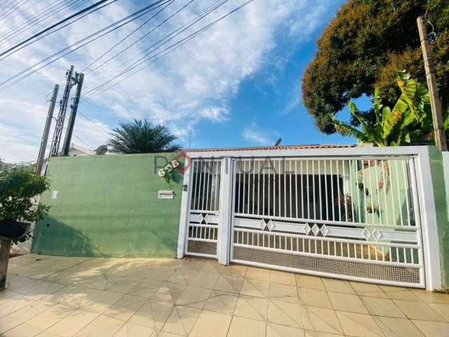 Casa para locação no Bairro Jardim Eldorado, Marília-SP: 3 quartos, 1 suíte, 1 sala, 2 banheiros, 3 vagas de garagem, 180m².