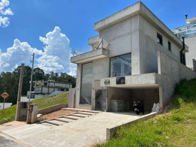 Venda sobrado no condomínio Morada da Serra