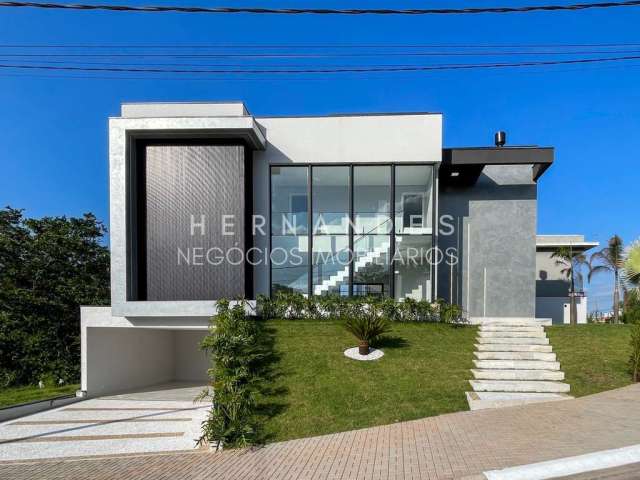 Casa em condomínio de luxo em Santana de Parnaíba-SP, 3 suítes, 3 salas, 4 banheiros, 2 vagas, 231,50m².