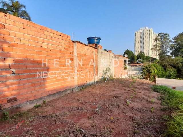 Terreno no embu com obras iniciadas