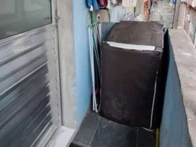 Casa de um dormitório, sala cozinha integrada, um banheiro sem vaga de garagem.