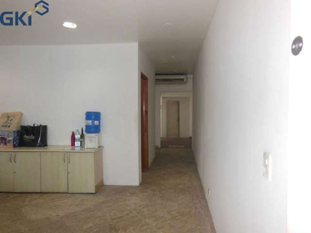 Prédio comercial, 350 m² AC, 10 salas, 6 banheiros