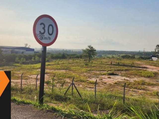 Terreno Industrial para locação com 37.000 m2 na Zona Industrial de Sorocaba no Éden, próximo a Rodovia Castelo Branco.