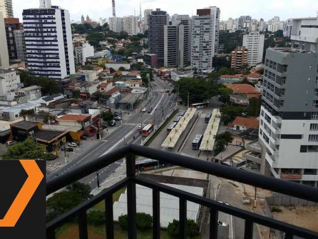 Apartamento Duplex 85 m2 à venda na Vila Madalena há 20 m do metrô,  repleto de armários em todos os ambientes. Um dos quartos possui closet.