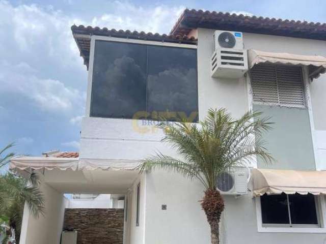 Vende-se Sobrado Condomínio Golden Ville (Av. do CPA, Prox. Havan)