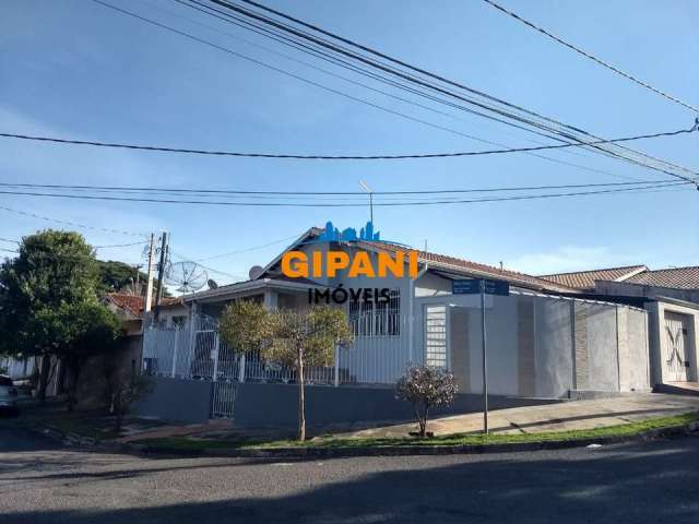 Casa Ampla Reformada 03 dormitórios 198m² Bairro XII de Setembro