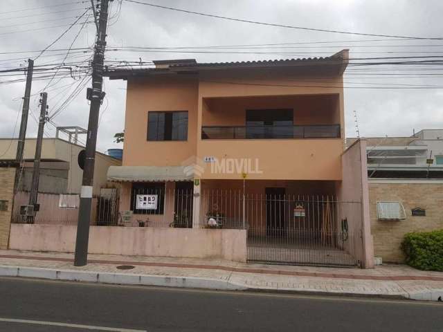 Casa proximo a 4 avenida