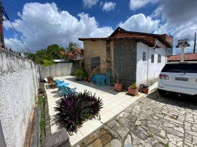 Casa com 3 dormitórios, 220 m² - venda por R$ 850.000,00 ou aluguel por R$ 5.000,00/mês - Torre - João Pessoa/PB