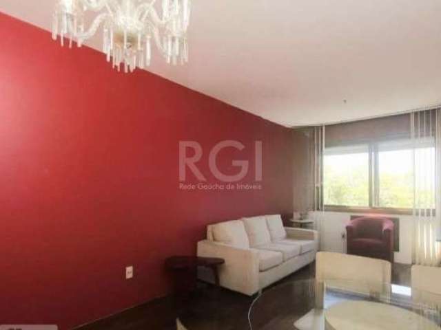 Apartamento de 2 dormitórios com vaga de garagem no bairro Petrópolis.&lt;BR&gt;Apartamento de 81m², semimobilado, 2 dormitórios, living, banheiro social, cozinha, área de serviço e dependência de emp